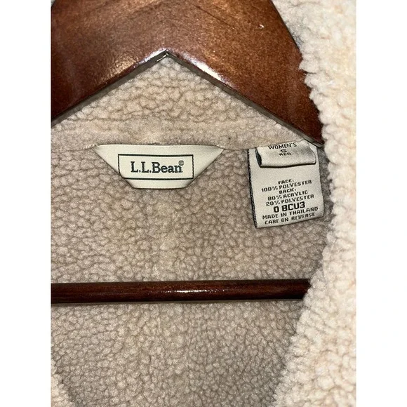 L.L. Bean Womens Insulated Faux Fur Vest Size Small Reg - Picture 4 of 5